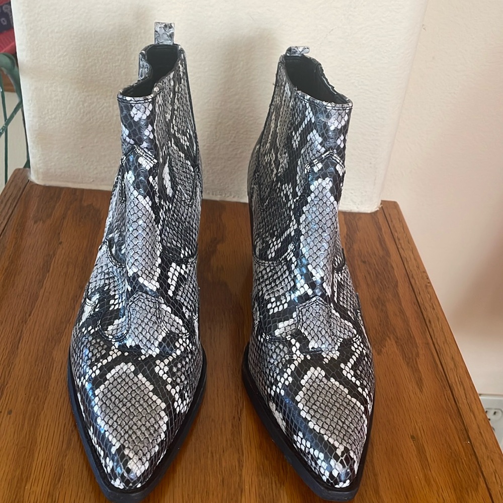 SAM EDELMAN “Winona” snakeskin animal print leather ankle boots